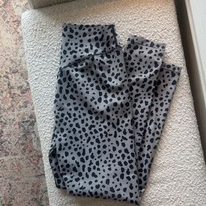 Balance (vitality) Gray and Black Leopard Print Leggings